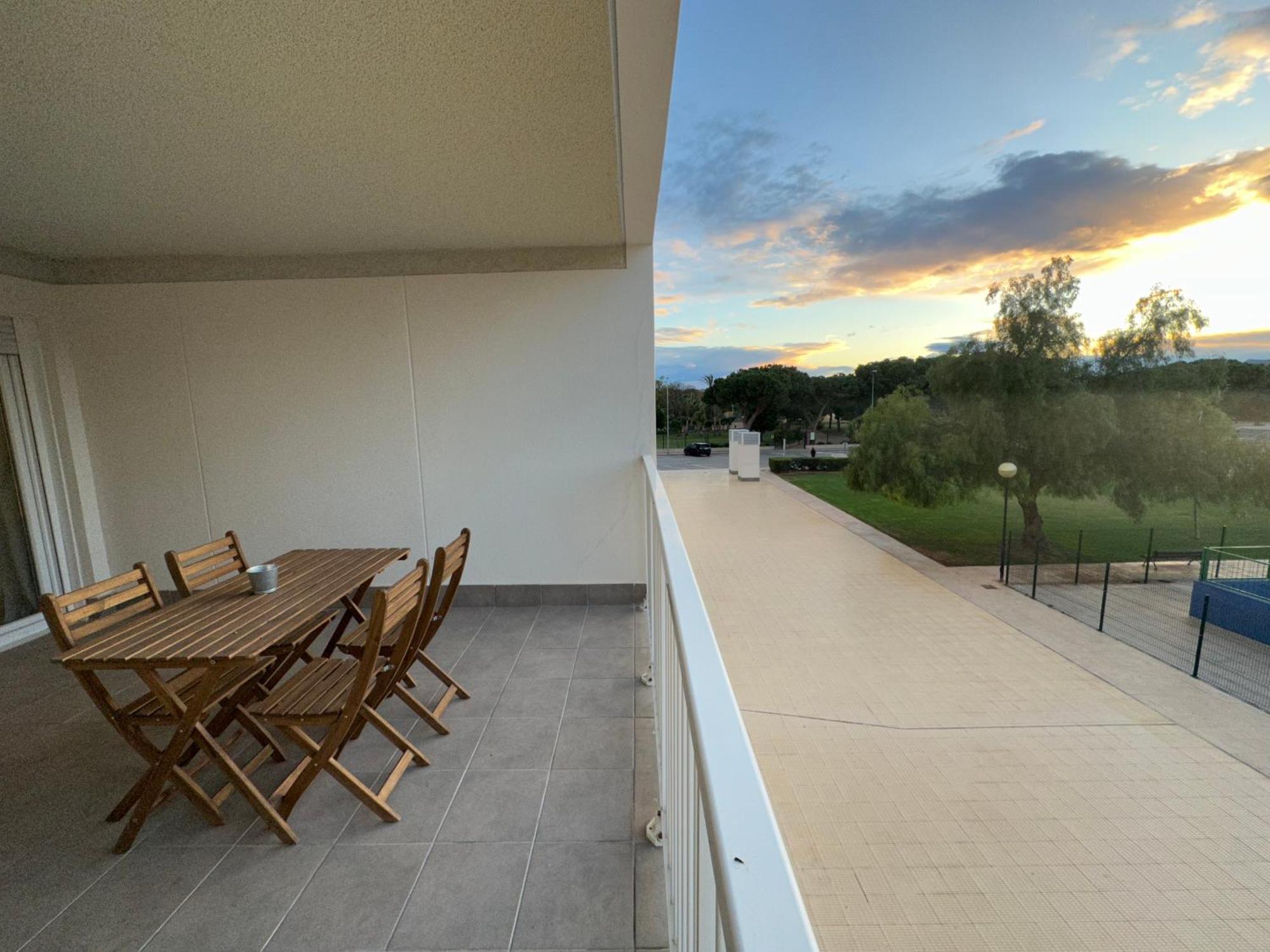 Apartamentos Canet Al Mar. Канет-де-Беренгер Экстерьер фото