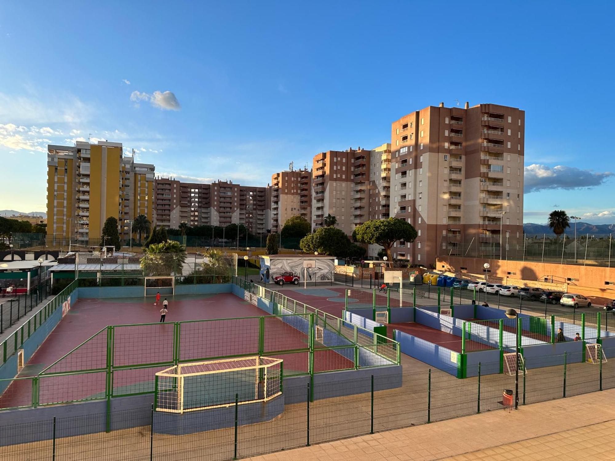Apartamentos Canet Al Mar. Канет-де-Беренгер Экстерьер фото